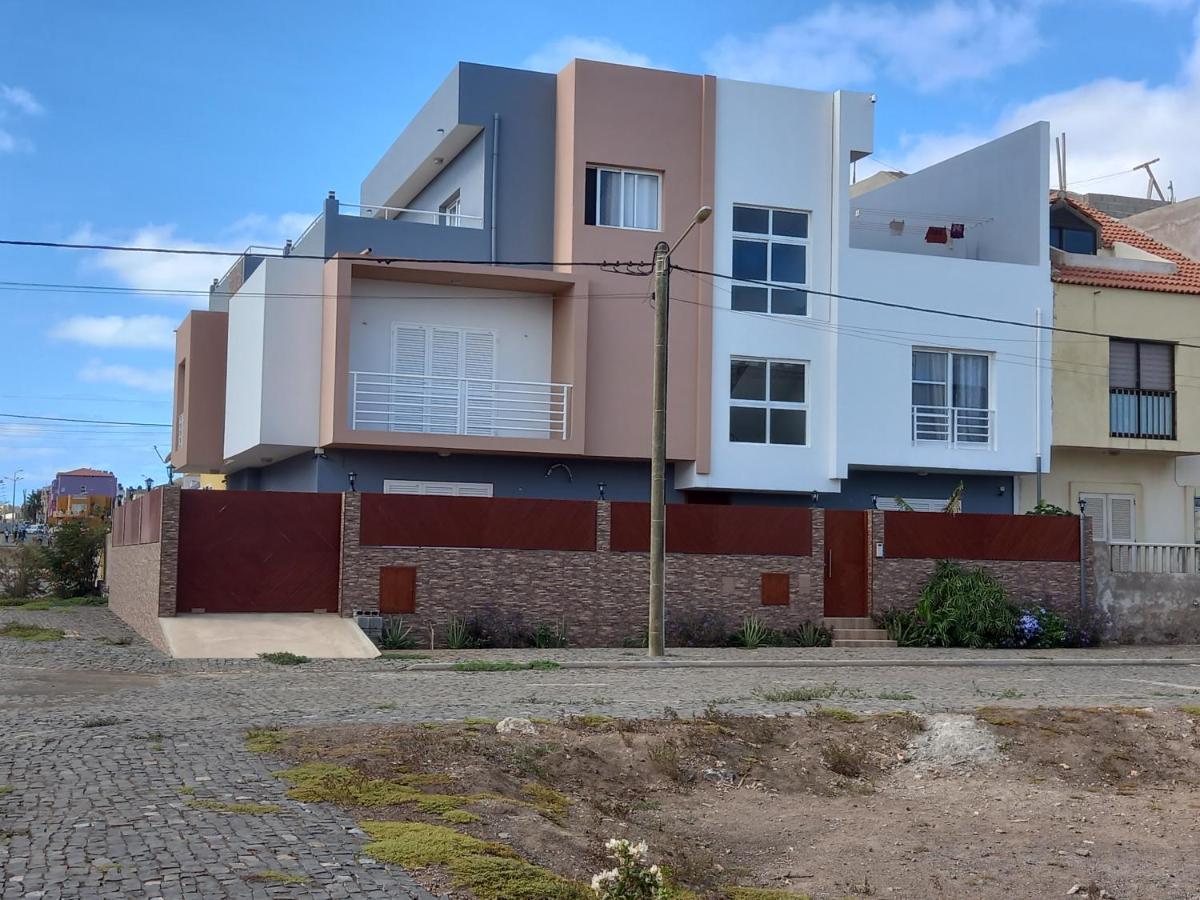 Espargos Nifa House酒店 外观 照片